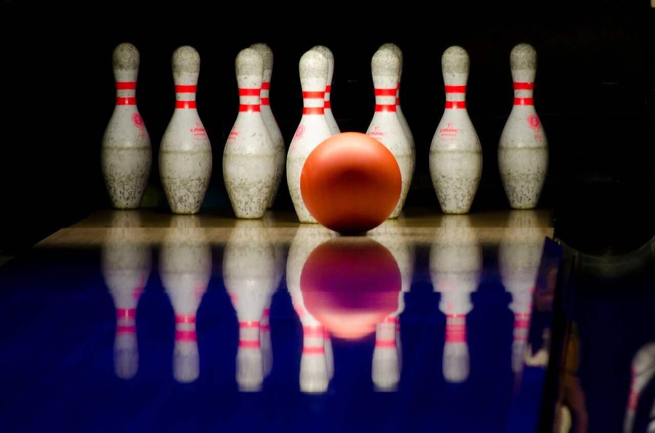 bowling, pins, ball-596766.jpg